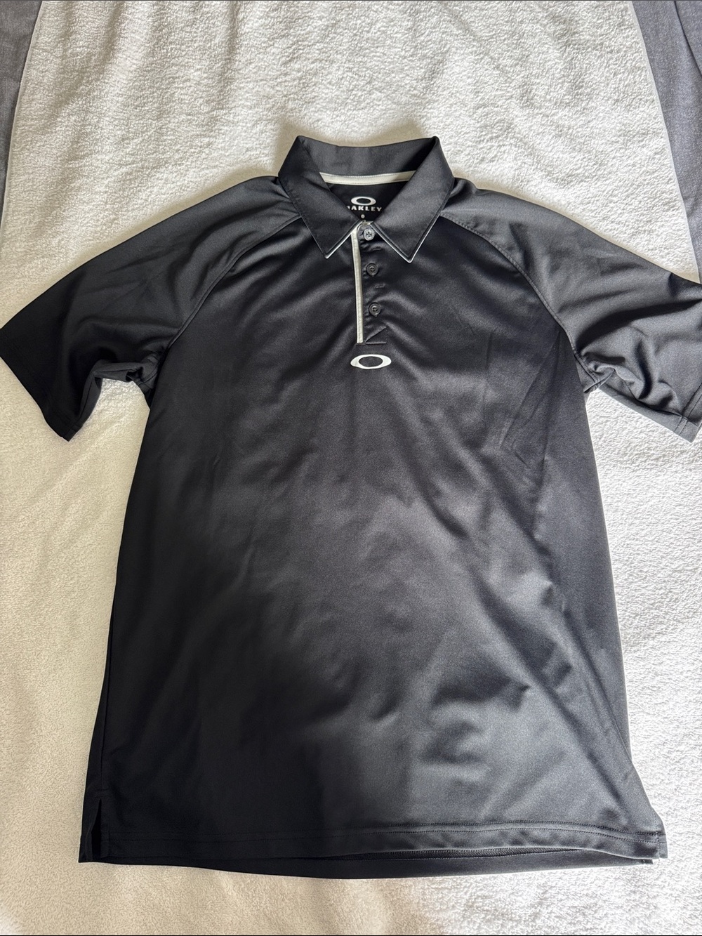 🦩Oakley Black Polo